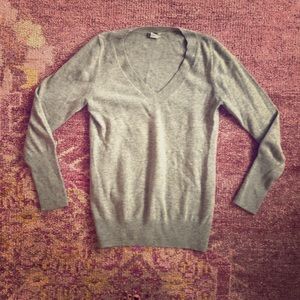 J Crew light grey cashmere v-neck sweater